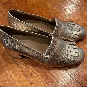 Kenneth Cole Metallic Gold Heal Loafers Women’s 7 1/2